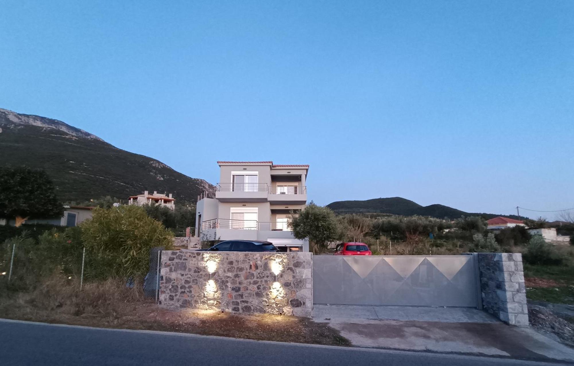 Evilenia Luxury Apartments Kalamata Extérieur photo